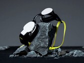 The Form Smart Swim 2 Pro is said to be significantly more robust than the base model thanks to Gorilla Glass 3. (Image source: Form)