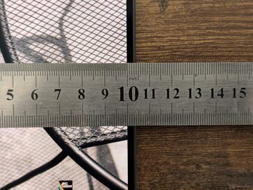 InfinityEdge is now even thinner this year and with 33 percent lower OLED power consumption
