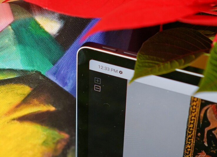 The 2,944 x 1,840 display allows for a pixel density of over 272.