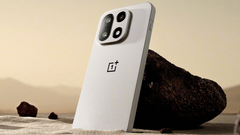 The OnePlus 15. (Image source: OnePlus)