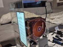 The absurd mod that retrofitted two PC heatsinks onto the motherboard of a Nubia Z70 Ultra.