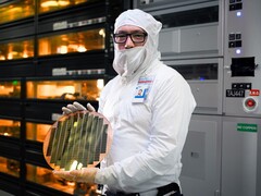 An analyst roadmap identifies several prospective Intel Foundry backend customers through 2029