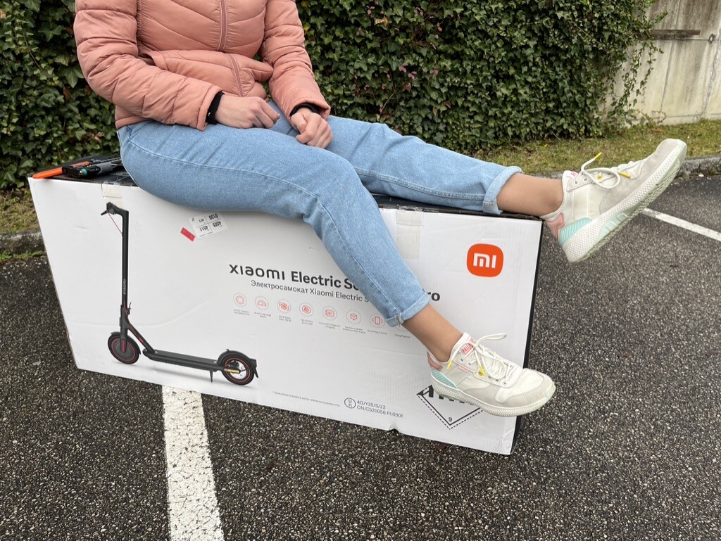 Buy the Xiaomi Electric Scooter 4 PRO Black Max Distance 55km Max Speed  25kmph ( BHR5398GL ) online 