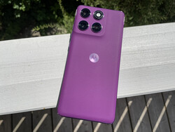 The Edge 60 Pro is a good mid-range phone (Image source: Manuel Masiero)