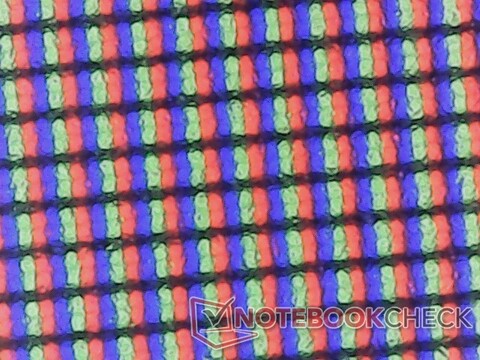 Very slight graininess to the matte panel