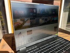 Outdoor viewing in the sun