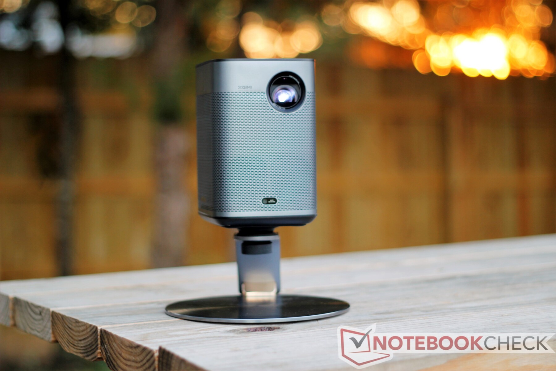 Xgimi Halo Plus (Halo+) portable smart projector hands-on