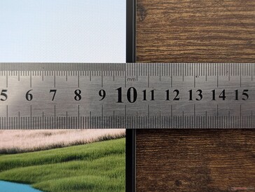 Narrow side bezels