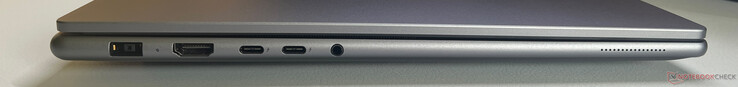 Left: DC-in, HDMI 2.1-out, 2x Thunderbolt 4, 3.5 mm combo audio jack