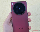 The Vivo X200 Ultra's battery life already impressed us when we reviewed the device over the summer. (Image source: Notebookcheck)