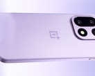 The OnePlus 15 in Mist Purple. (Image source: OnePlus, edited)