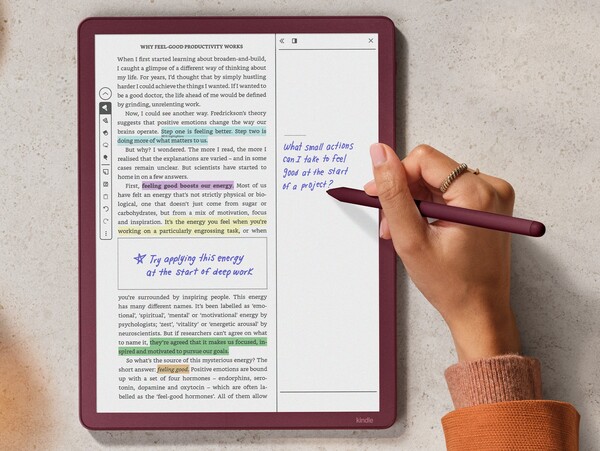 The Kindle Scribe Colorsoft has an 11-inch glare-free color display.