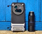 The Vivo X300 Pro cuts a fine figure in Cyprus with and without the Zeiss teleconverter. (Image Source: Alexander Fagot, Notebookcheck)