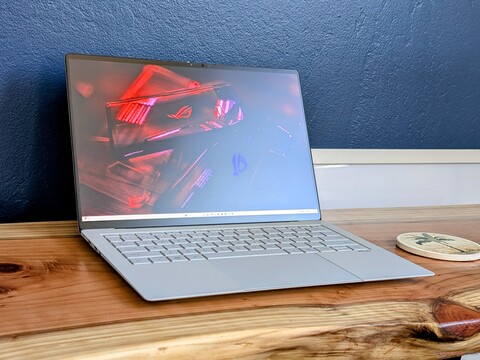 Asus ExpertBook Ultra review: One helluva debut for Intel Panther Lake X7