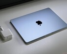 The entry-level MacBook Air 13 is on sale for its lowest-ever price over at Amazon. (Image source: Notebookcheck)
