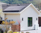Tesla Solar Panel roof installation. (image source: Tesla)