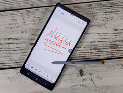 The S Pen is once again part of the Galaxy S25 Ultra. (Image source: Daniel Schmidt)