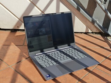 Outdoor (sunny)