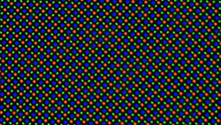 The OLED display is based on an RG/BG sub-pixel matrix consisting of one red, one blue and one green LED each