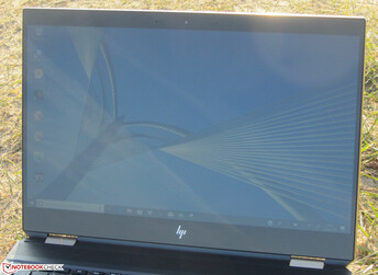 Using the Spectre x360 15 outside in bright sunshine with the sun behind the device.