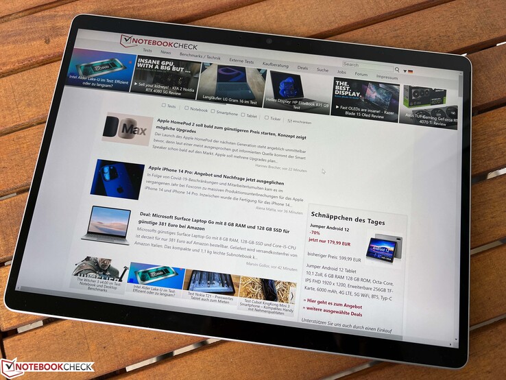 Microsoft Surface Pro 9 Real-World Test (Day in the Life Review) 