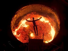 Figure gives its F.02 robots a spectacular send-off: Several humanoid machines jump into a furnace on their own.