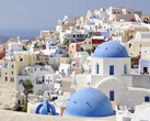 Santorini, for example, is completely covered in light colors to reflect the warmth of the sun directly. (Image source: pixabay/Yolanda)