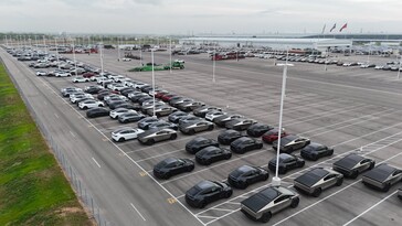 Tesla factory lots are now filling up with non-Launch Series Model Y editions