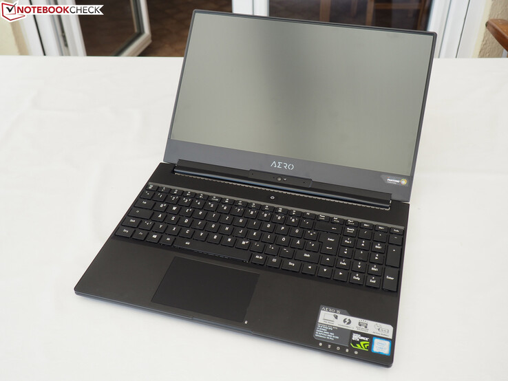 Gigabyte Aero 15X v8 (i7-8750H, GTX 1070 Max-Q, Full-HD) Laptop 