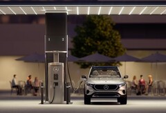 Mercedes-Benz invests $1 billion into expanding North America High-Power Charging network for EVs with Alpitronic. (Source: M-B)
