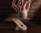 The 8BitDo Retro R8 Mouse C64 Edition pays hommage to the Commodore 64 released in 1982.