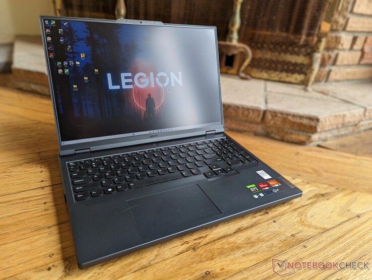 Legion Slim 5i Gen 8 (16″ Intel)