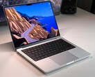 The Apple M4 MacBook Pro 14 (Image source: Andreas Osthoff/Notebookcheck)