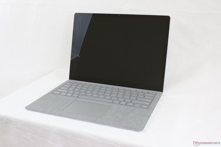 Microsoft Surface Laptop (i5-7200U) Review - NotebookCheck.net Reviews