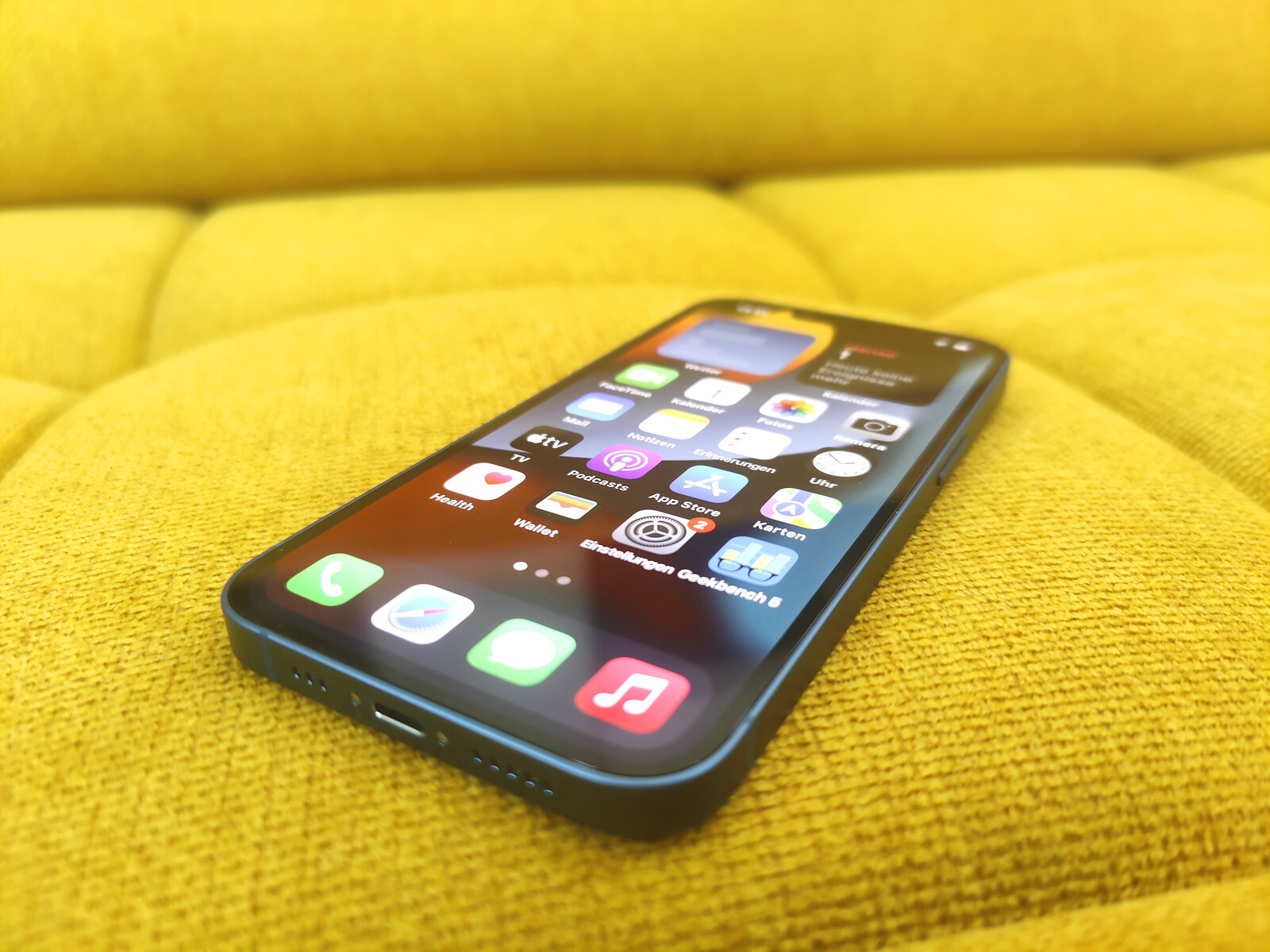 Apple iPhone 13 Pro Review - Bombastic smartphone with minor
