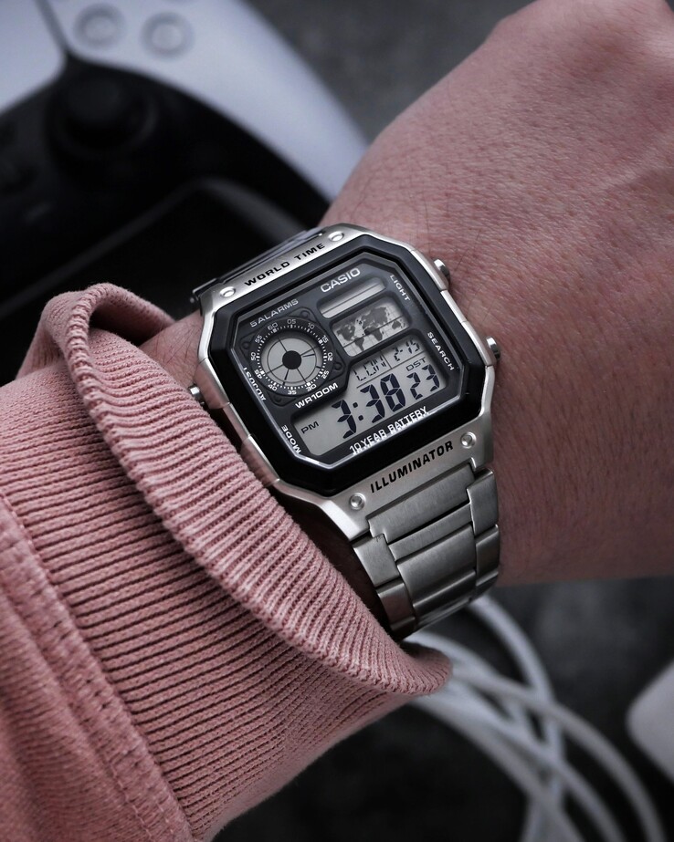 The classic $40 Casio Royale gets an overhaul with a new leather strap ...