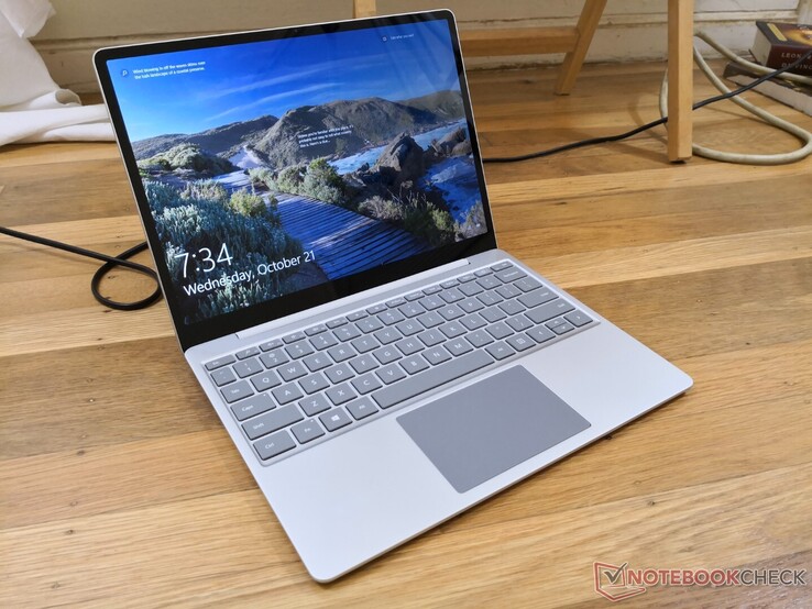 microsoft surface laptop go 12.4 review
