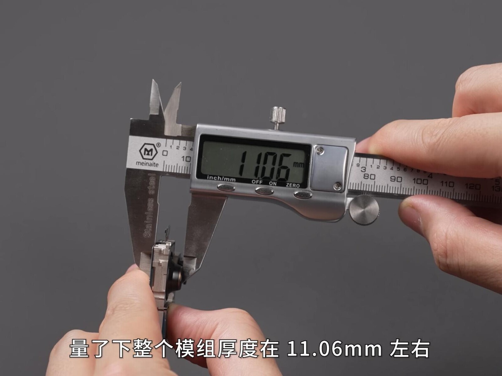 Xiaomi 12S Ultra teardown video highlights the scale of the Sony