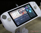 Zotac has once again shown its second-generation Zone gaming handheld in a white and gold finish. (Image source: Notebookcheck)
