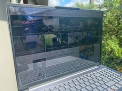 Outdoor viewing in the sun