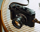 The Mandler 50 mm f/1.4 E46 Pre-ASPH draws on the design of an older Leica Summilux lens.