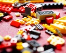 A photo showing LEGO bricks on a red carpet. (Image source: Efraimstochter - Pixabay)
