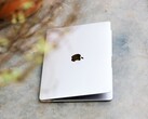 Apple is expected to release a cheap MacBook with a 12.9-inch screen soon (Image source: Thai Nguyen)
