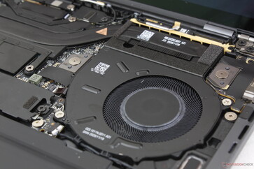 The fans are some of the thinnest of any Dell subnotebook