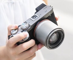 The affordable TTArtisan 50 mm f/1.8 Neo autofocus lens is now available in two new colors.