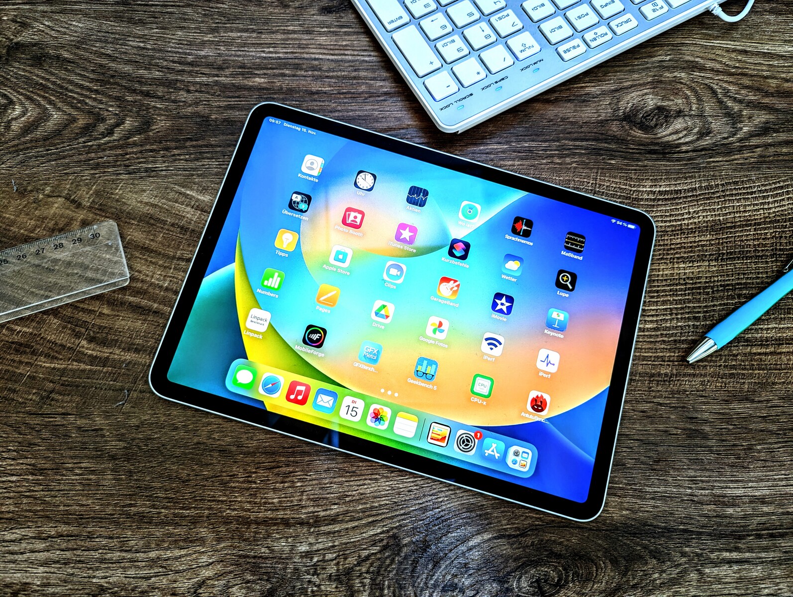 Apple iPad Pro 11 (2022) tablet: Another power boost for Apple's creative  tool -  Reviews