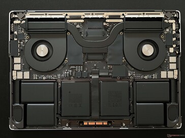 Apple MacBook Pro 16 2023 M3 Max Review - M3 Max challenges HX