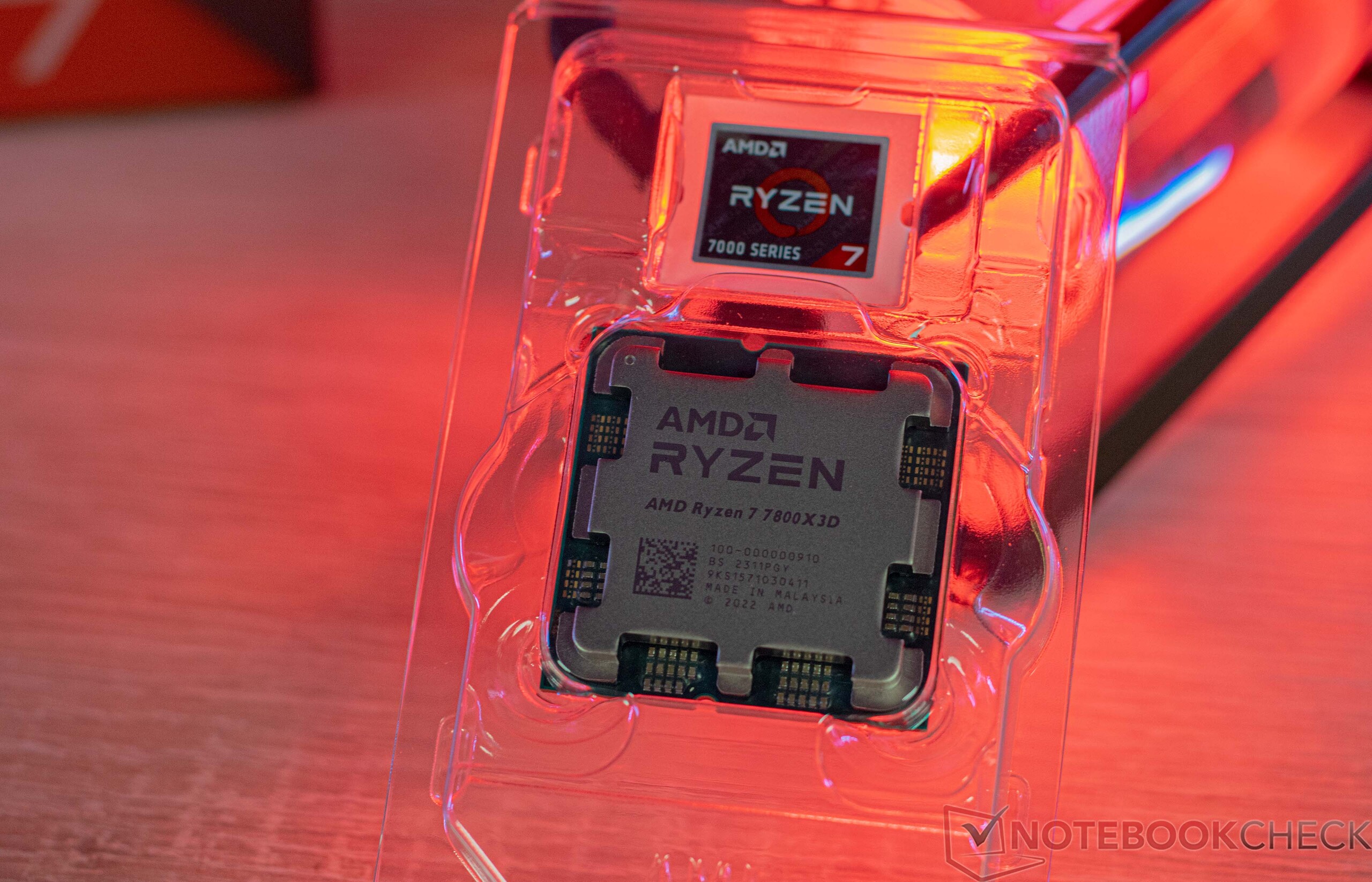 AMD garante que novo Ryzen 7 7800X3D é superior ao Intel Core i9-13900K em  jogos a 1080p