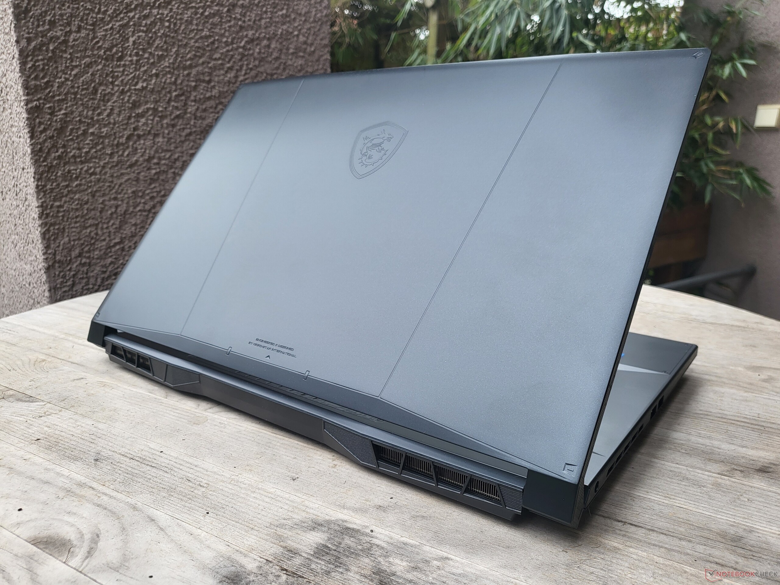B13V Katana review: GeForce RTX MSI Reviews laptop NotebookCheck.net its makes debut - Nvidia 4060 17