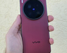 Vivo could soon replace the X200 Ultra, pictured, with a direct successor. (Image source: Notebookcheck)